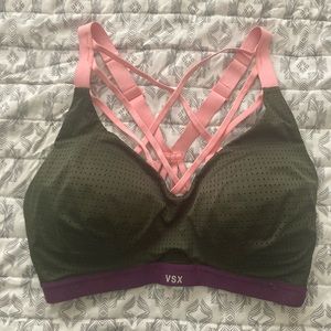 Victoria Secrets Sport bra 34DD
